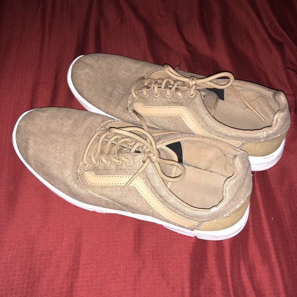 Vans - Picture 1 of 4